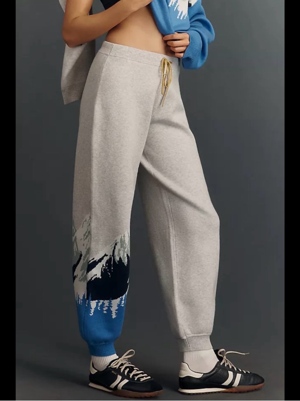 Cozy Mountain-Print Joggers in Light Gray